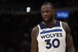 咪咕体育官方入口-表现也就凑合！兰德尔16中6&amp;罚球4中3 得15分9板2助&amp;有4次失误